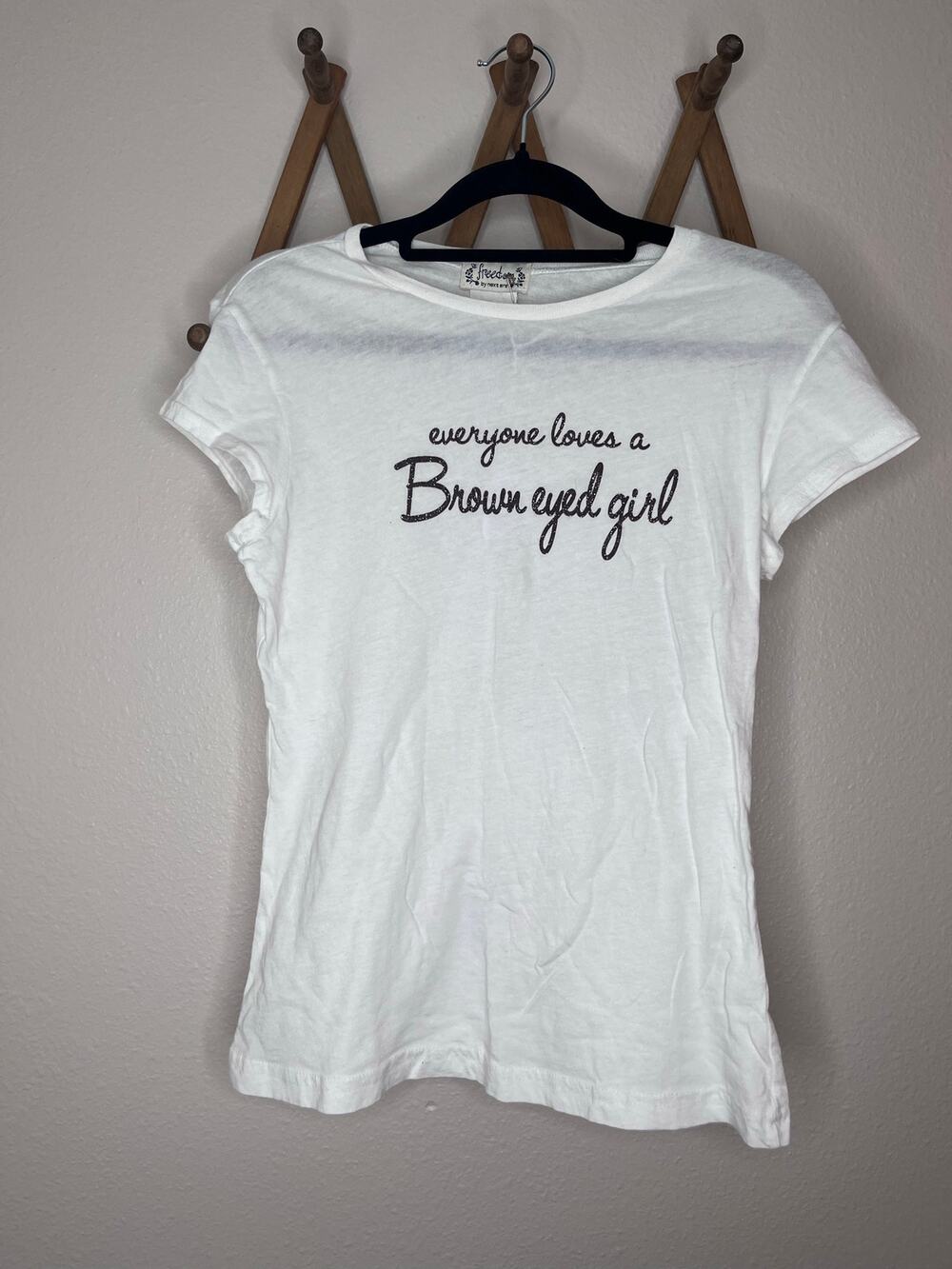 Vintage Freedom by SB White Graphic Tee "Everyone Loves a Brown Eyed Girl" L